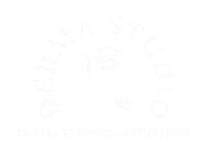 Logo blanc sur fond noir pour Derma Studio, Centre Technico-Esthétique, représentant un profil féminin stylisé centré sous le nom circulaire.